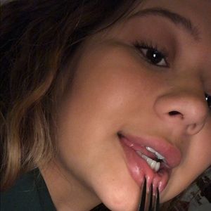 Meet your Posher, Kaya